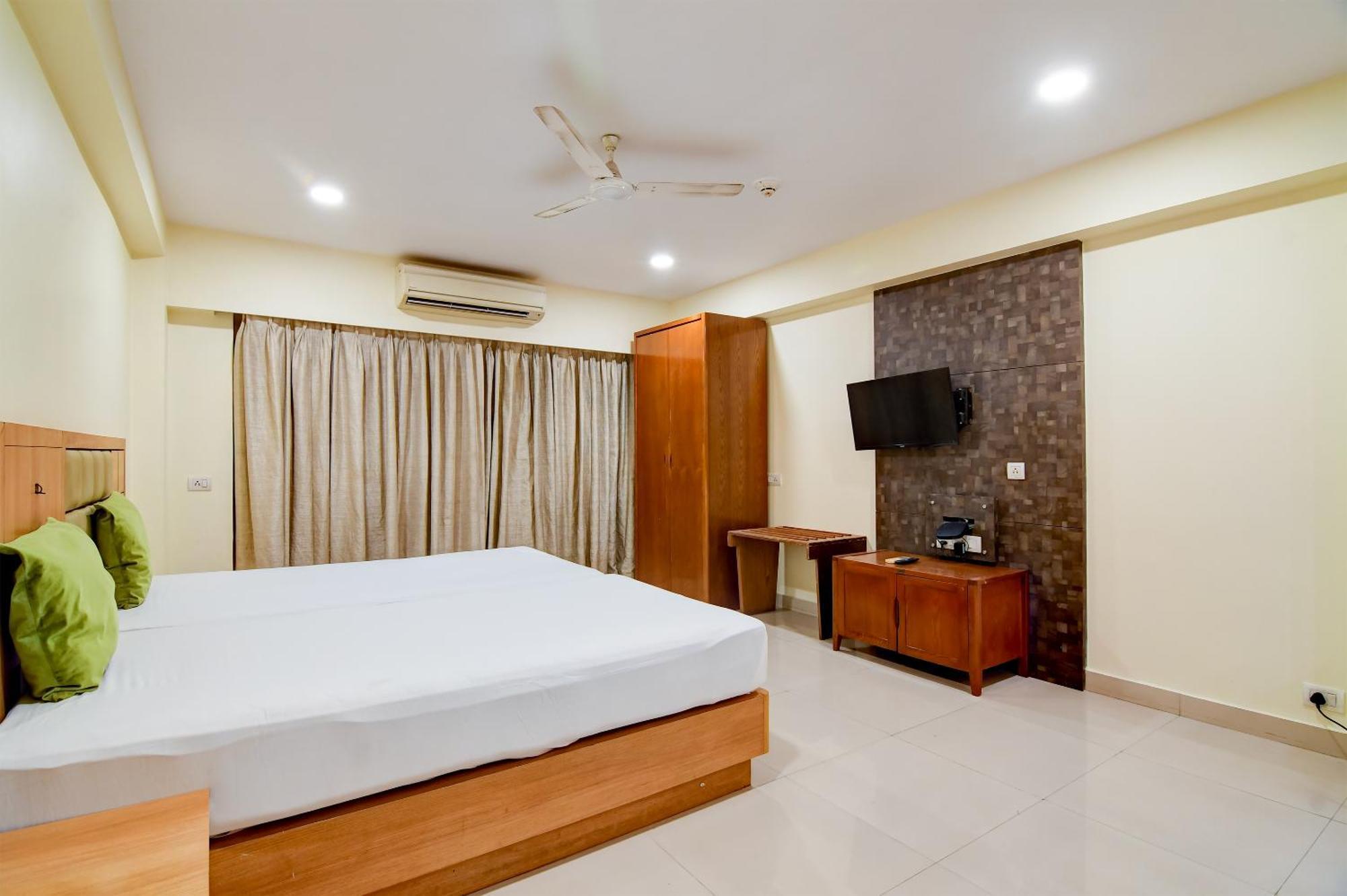 Hotel Urban Asia Kolkata Exterior photo