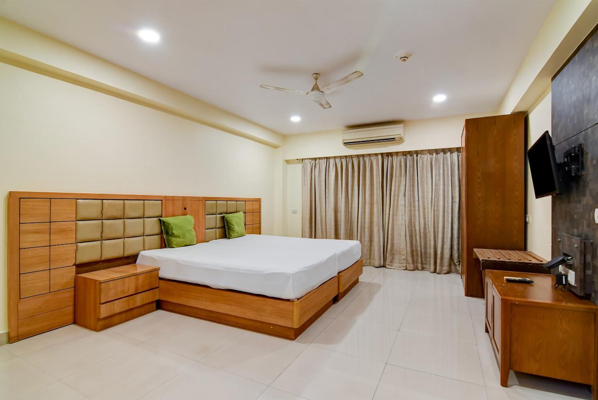 Hotel Urban Asia Kolkata Exterior photo