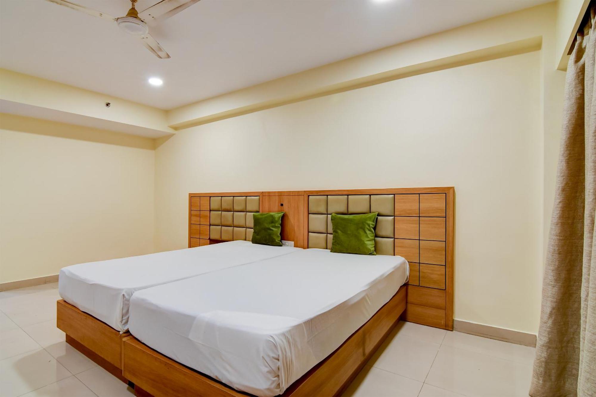 Hotel Urban Asia Kolkata Exterior photo